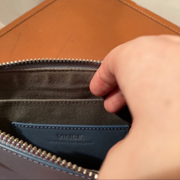 Vince. Pastel Blue Crossbody Authentic - Picture 8 of 12